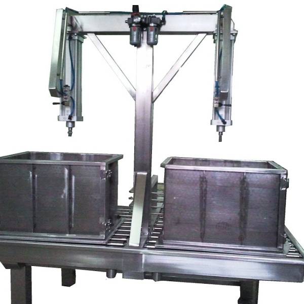 Halloumi press